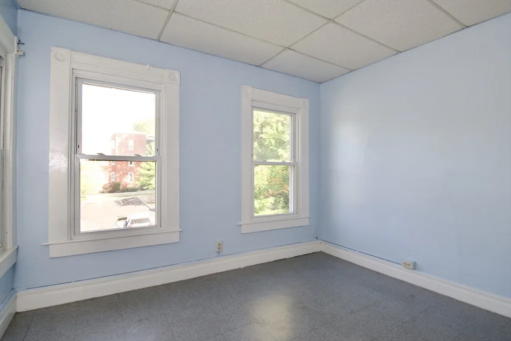 3 bed, 1 bath apartment for rent at 425 Taylor St Unit 2, Springfield — photo 20 of 28