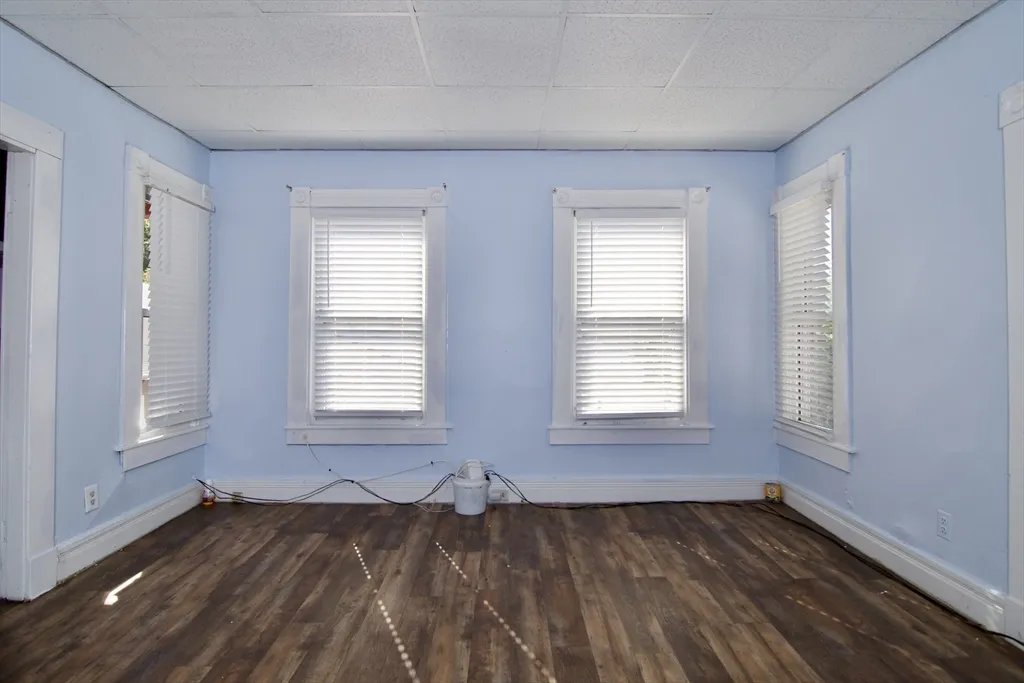 3 bed, 1 bath apartment for rent at 425 Taylor St Unit 2, Springfield — photo 12 of 28