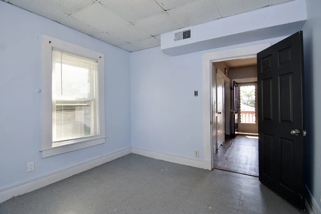3 bed, 1 bath apartment for rent at 425 Taylor St Unit 2, Springfield — photo 27 of 28