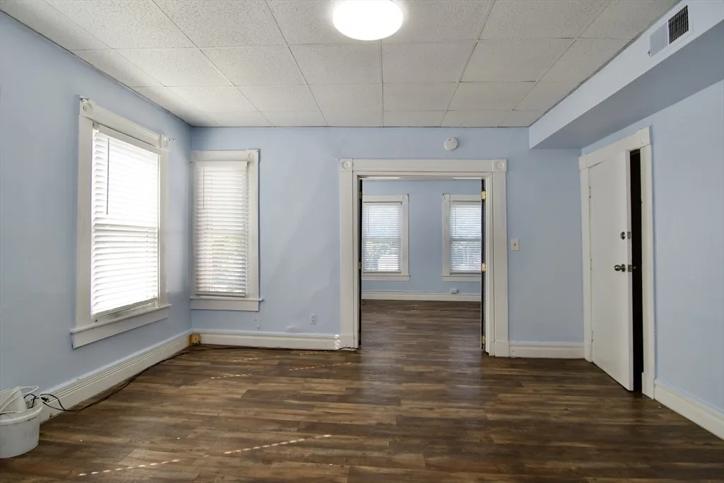 3 bed, 1 bath apartment for rent at 425 Taylor St Unit 2, Springfield — photo 14 of 28