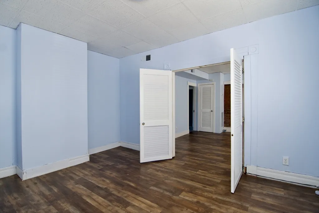 3 bed, 1 bath apartment for rent at 425 Taylor St Unit 2, Springfield — photo 7 of 28