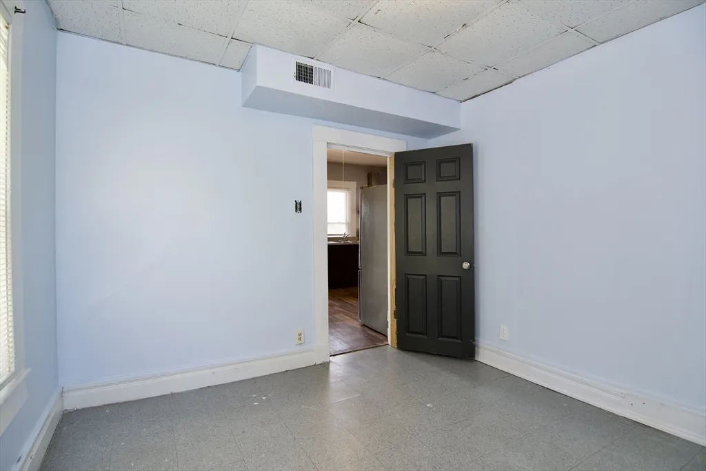 3 bed, 1 bath apartment for rent at 425 Taylor St Unit 2, Springfield — photo 28 of 28