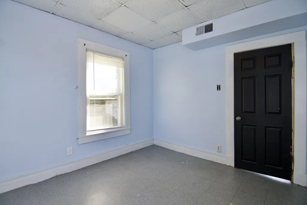 3 bed, 1 bath apartment for rent at 425 Taylor St Unit 2, Springfield — photo 26 of 28
