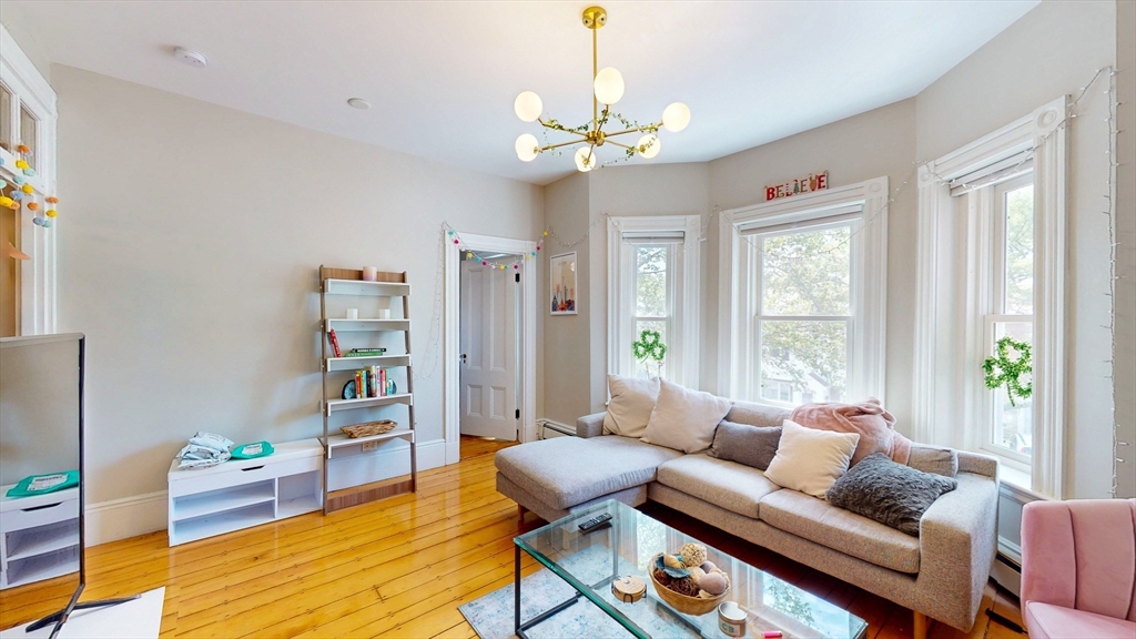 3 bed, 2 bath apartment for rent at 426 East 5th St Unit 2, South Boston — photo 5 of 21