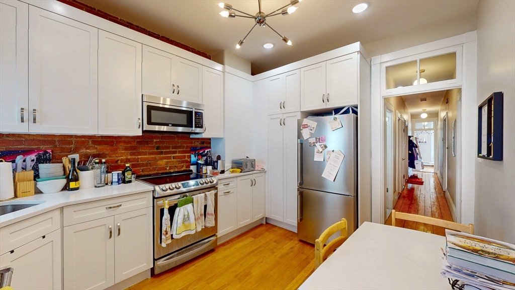 3 bed, 2 bath apartment for rent at 426 East 5th St Unit 2, South Boston — photo 8 of 21