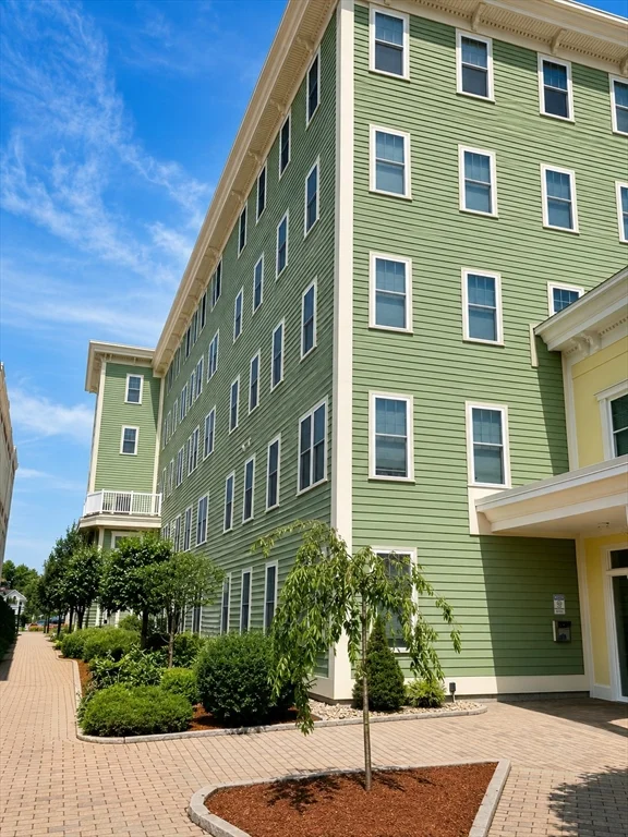 1 bed, 1 bath apartment for rent at 426 Main St Unit 106, Stoneham — photo 3 of 12