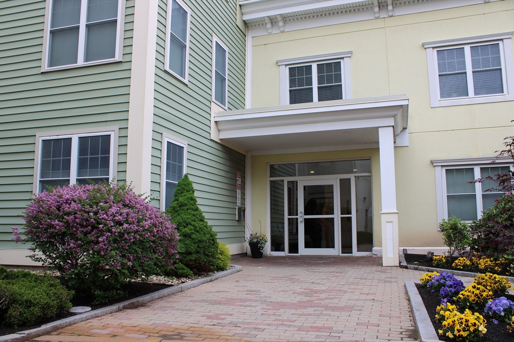 2 bed, 2 bath apartment for rent at 426 Main Unit 203, Stoneham — photo 18 of 19
