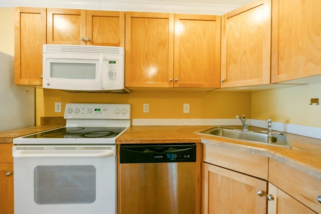 2 bed, 1 bath apartment for rent at 426 Mount Hope St Unit 509, North Attleboro — photo 13 of 30