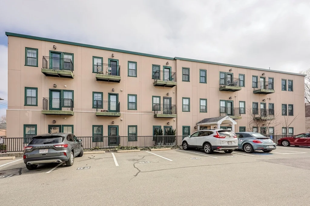 2 bed, 1 bath apartment for rent at 426 Mount Hope St Unit 509, North Attleboro — photo 2 of 30