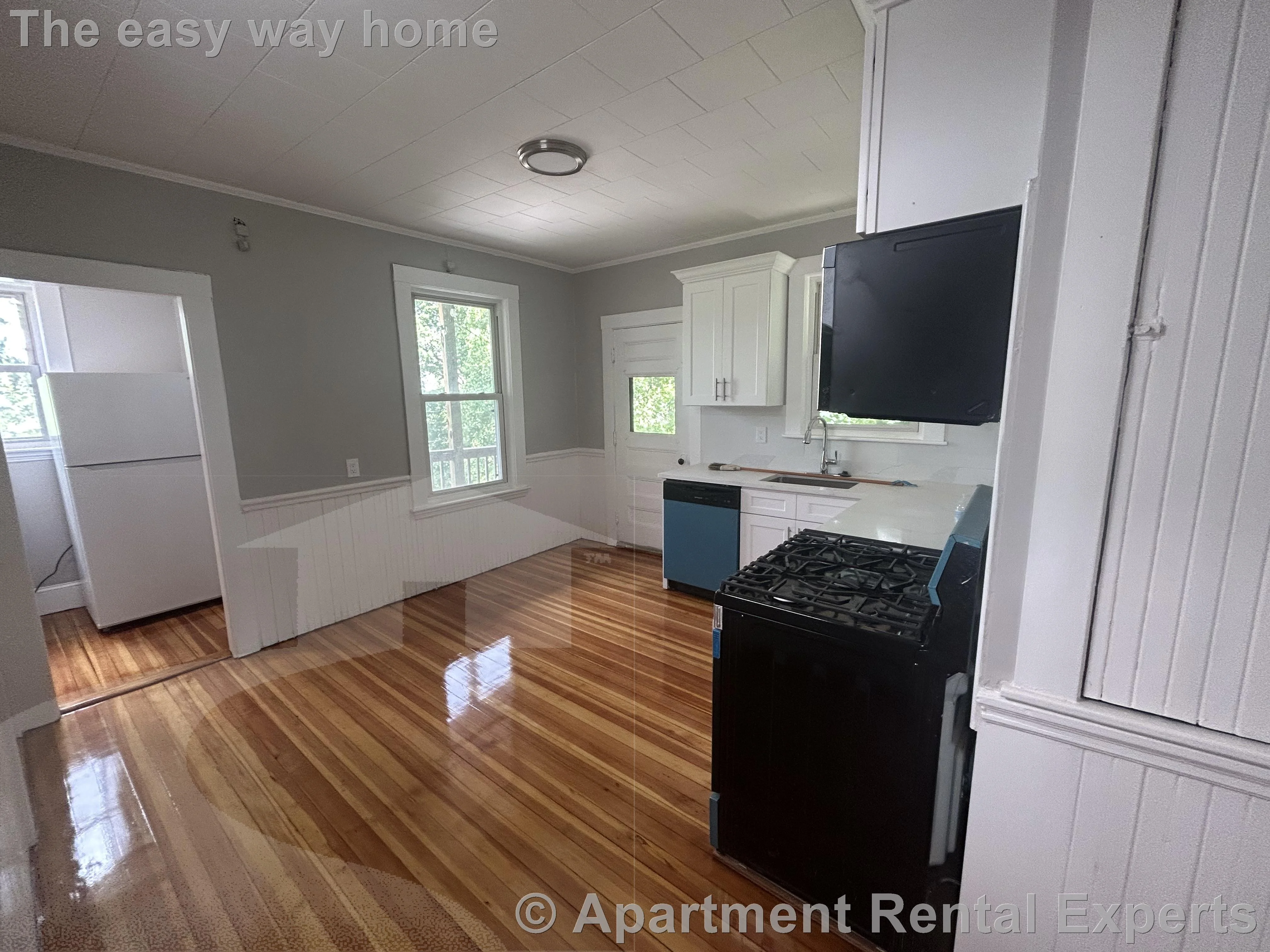 4 bed, 1 bath apartment for rent at 427 Broadway Unit 3, Mid Cambridge — photo 2 of 16