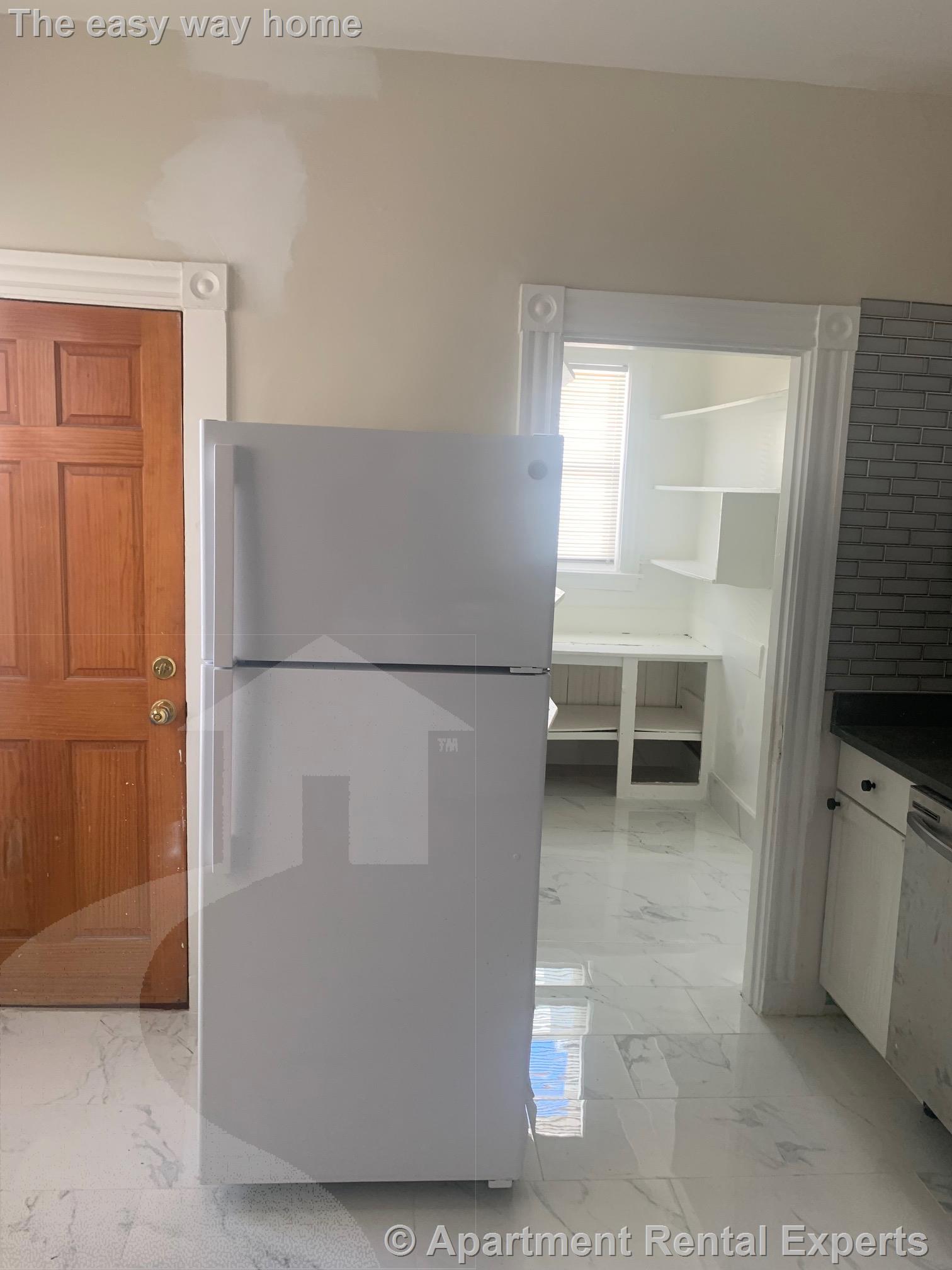 3 bed, 1 bath apartment for rent at 427 Geneva Ave Unit 3, Dorchester — photo 2 of 14