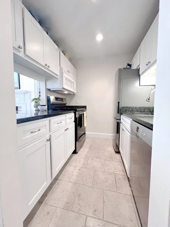 2 bed, 1 bath apartment for rent at 427 Marlborough St Unit 3, Back Bay — photo 9 of 25