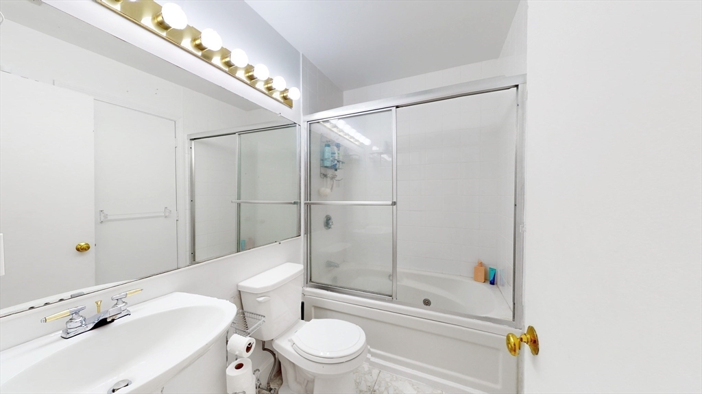 2 bed, 1 bath apartment for rent at 427 Marlborough St Unit 7, Back Bay — photo 7 of 18