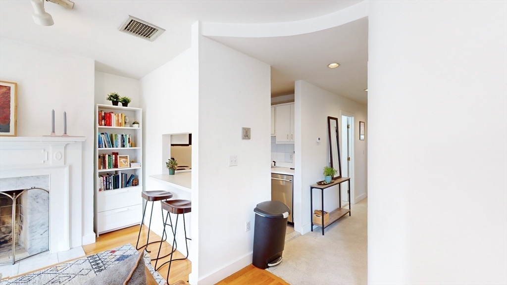 2 bed, 1 bath apartment for rent at 427 Marlborough St Unit 7, Back Bay — photo 10 of 18