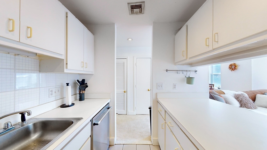 2 bed, 1 bath apartment for rent at 427 Marlborough St Unit 7, Back Bay — photo 9 of 18