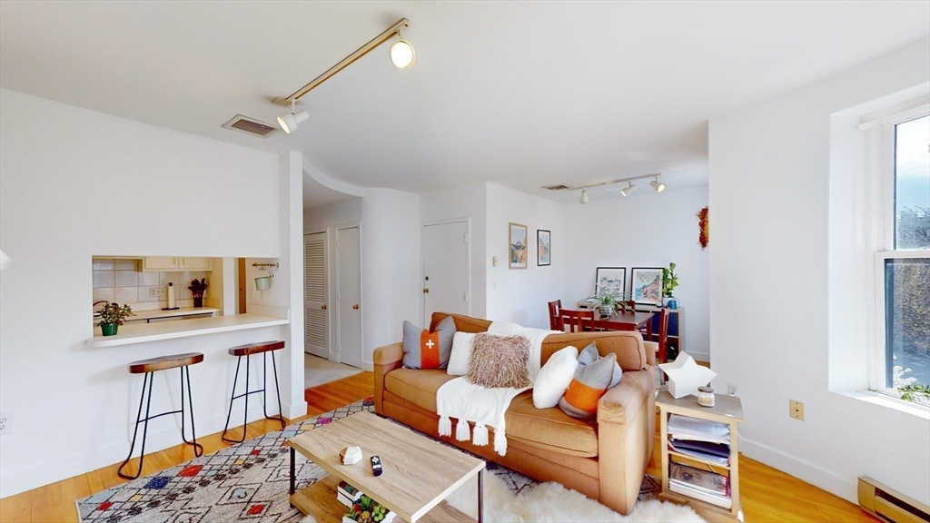 2 bed, 1 bath apartment for rent at 427 Marlborough St Unit 7, Back Bay