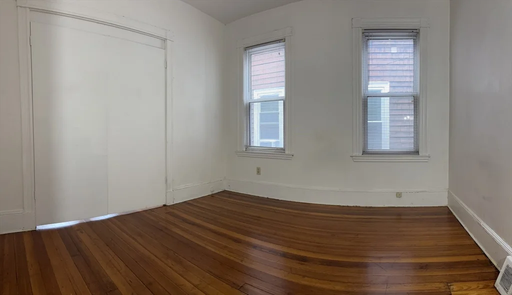 3 bed, 1 bath apartment for rent at 427 Winthrop St Unit 1, Winthrop — photo 12 of 14