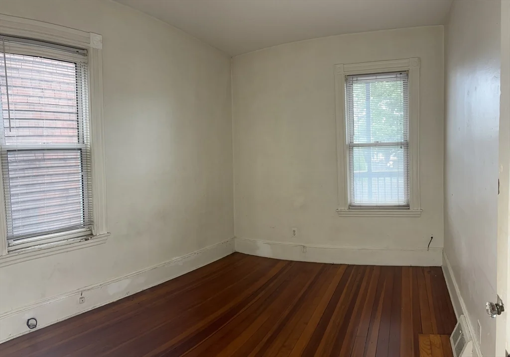 3 bed, 1 bath apartment for rent at 427 Winthrop St Unit 1, Winthrop — photo 14 of 14