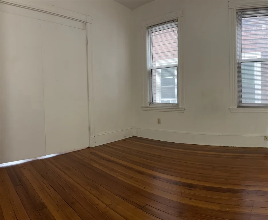 3 bed, 1 bath apartment for rent at 427 Winthrop St Unit 1, Winthrop — photo 10 of 14