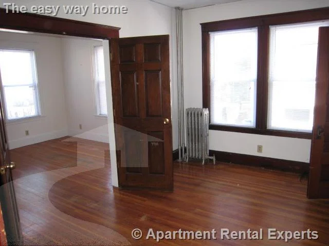 2 bed, 1 bath apartment for rent at 428 Broadway Unit 1, Winter Hill — photo 3 of 12