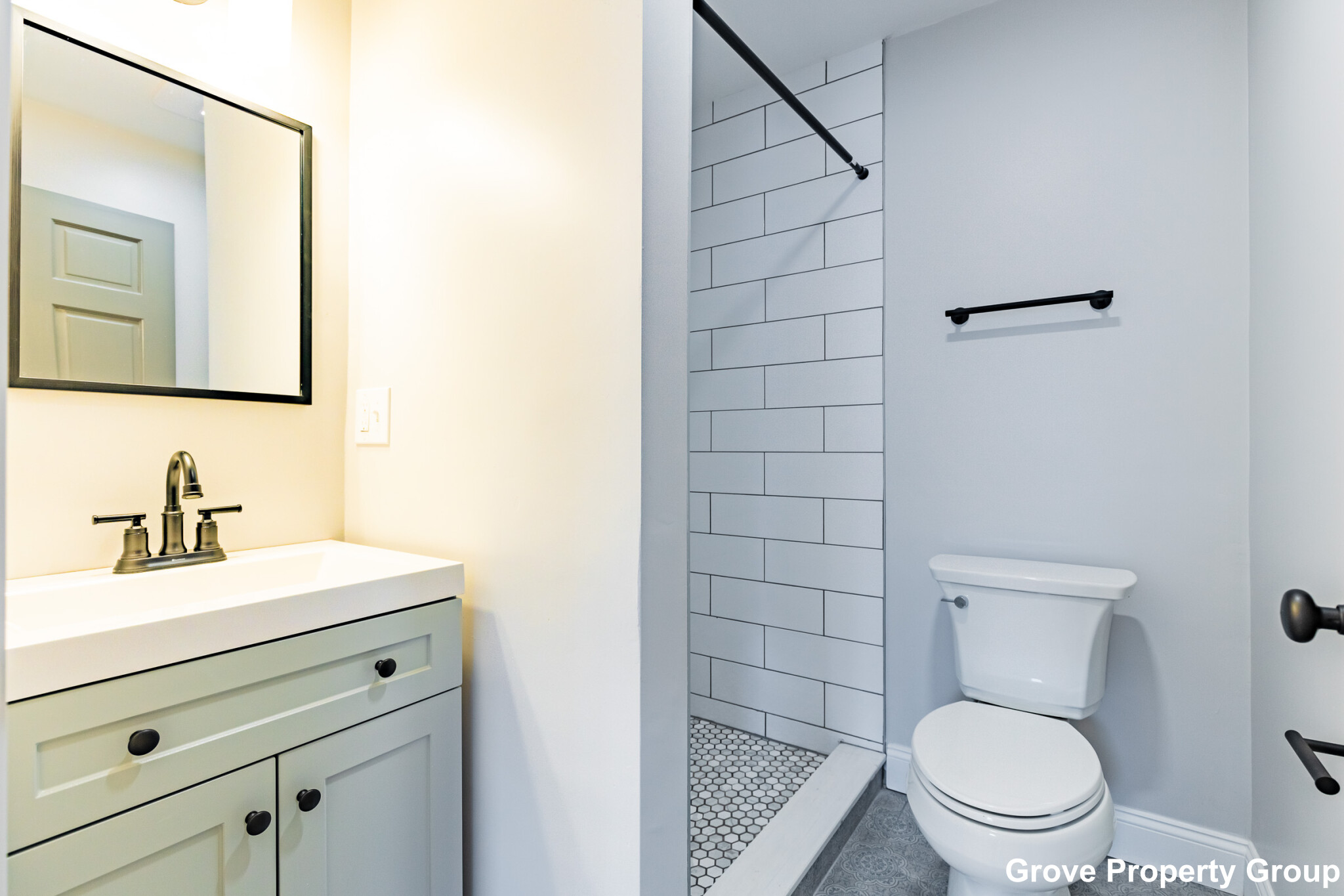 4 bed, 2 bath apartment for rent at 428 East 5th St Unit 3, South Boston — photo 6 of 16