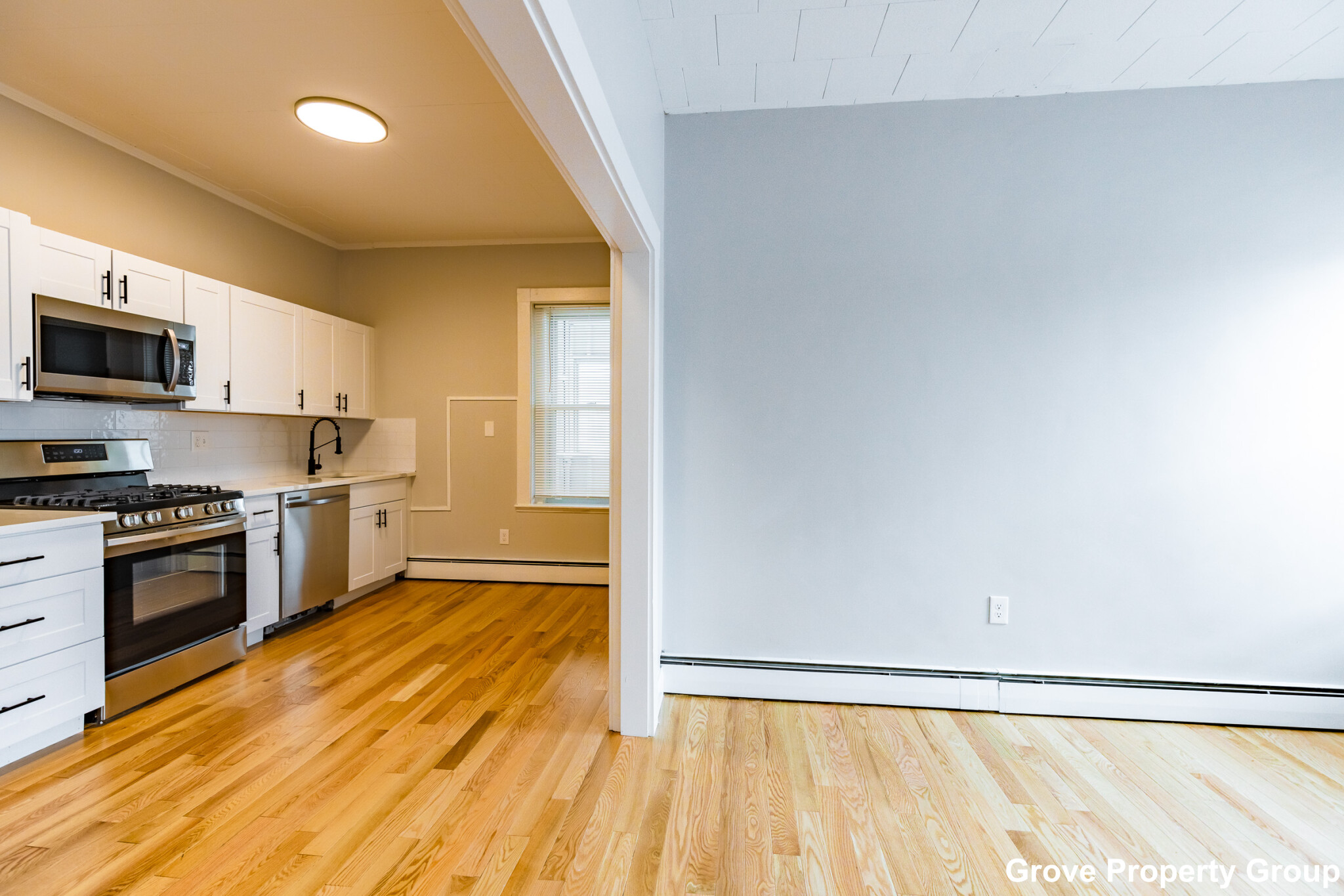 4 bed, 2 bath apartment for rent at 428 East 5th St Unit 3, South Boston — photo 2 of 16