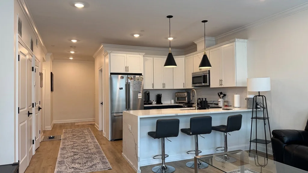 2 bed, 2 bath apartment for rent at 4281 Washington St Unit 4C, Roslindale — photo 11 of 25