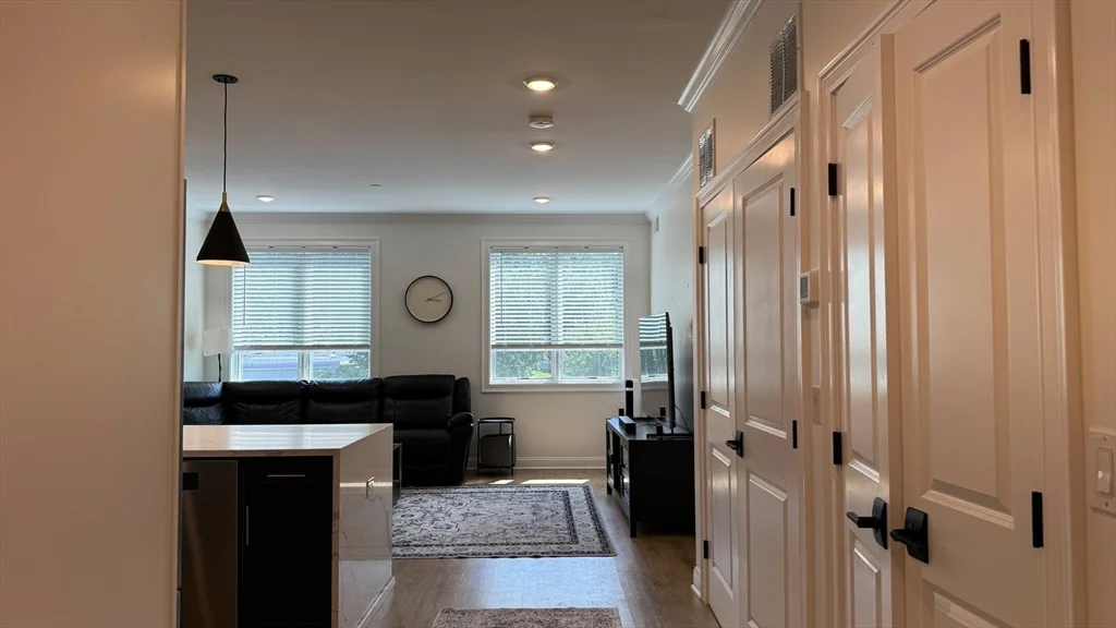 2 bed, 2 bath apartment for rent at 4281 Washington St Unit 4C, Roslindale — photo 7 of 25