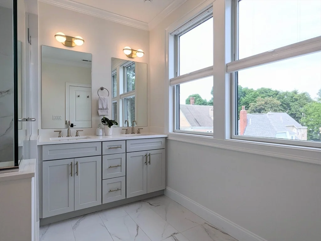 2 bed, 2 bath apartment for rent at 4281 Washington St Unit 4C, Roslindale — photo 10 of 21