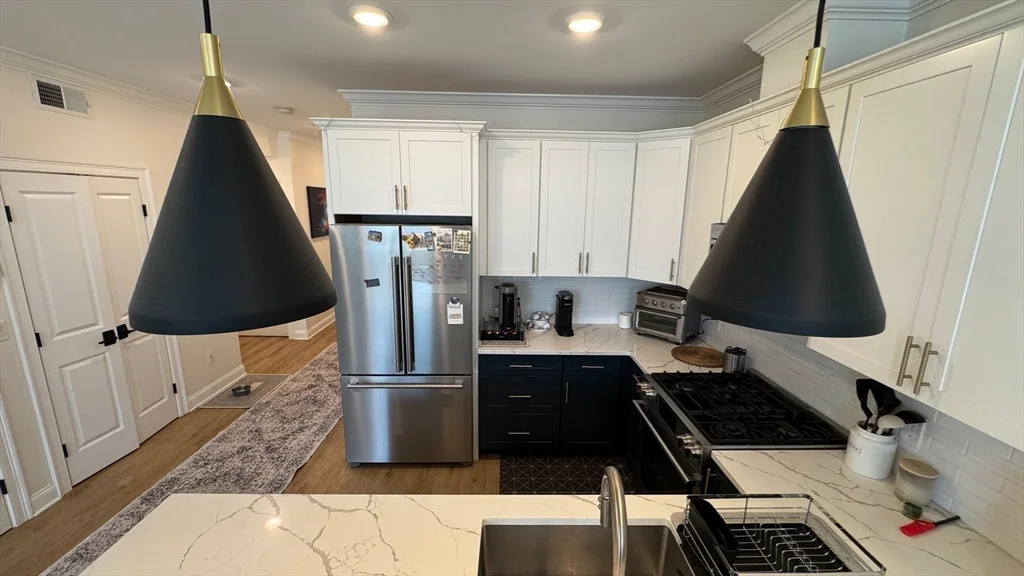 2 bed, 2 bath apartment for rent at 4281 Washington St Unit 4C, Roslindale — photo 9 of 25