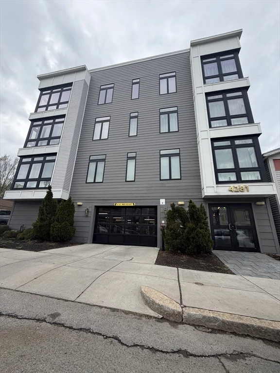 2 bed, 2 bath apartment for rent at 4281 Washington St Unit 4C, Roslindale — photo 17 of 21