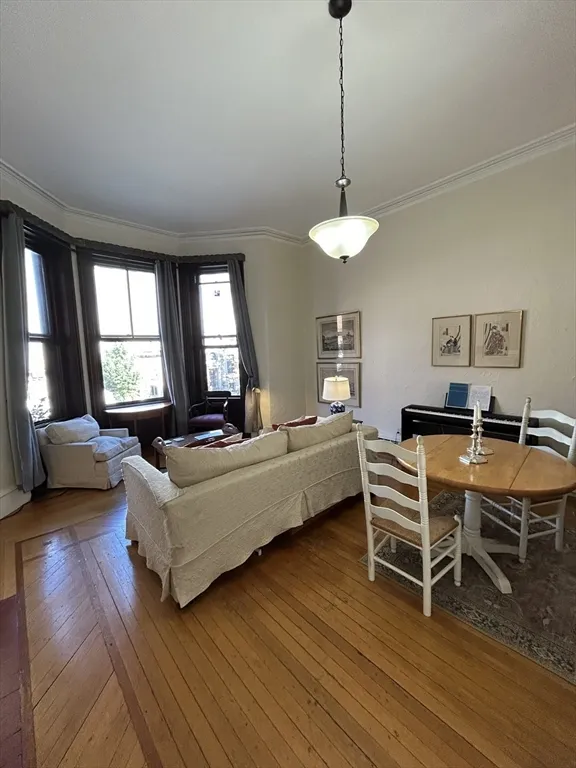 1 bed, 1 bath apartment for rent at 429 Beacon St Unit 2, Back Bay — photo 5 of 9