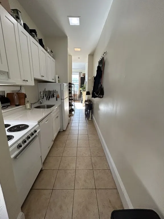 1 bed, 1 bath apartment for rent at 429 Beacon St Unit 2, Back Bay — photo 8 of 9