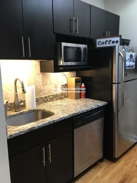 1 bed, 1 bath apartment for rent at 429 Beacon St Unit 4, Back Bay — photo 9 of 12