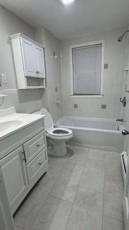 3 bed, 1 bath apartment for rent at 429 Chestnut St Unit 1, Lynn — photo 7 of 8