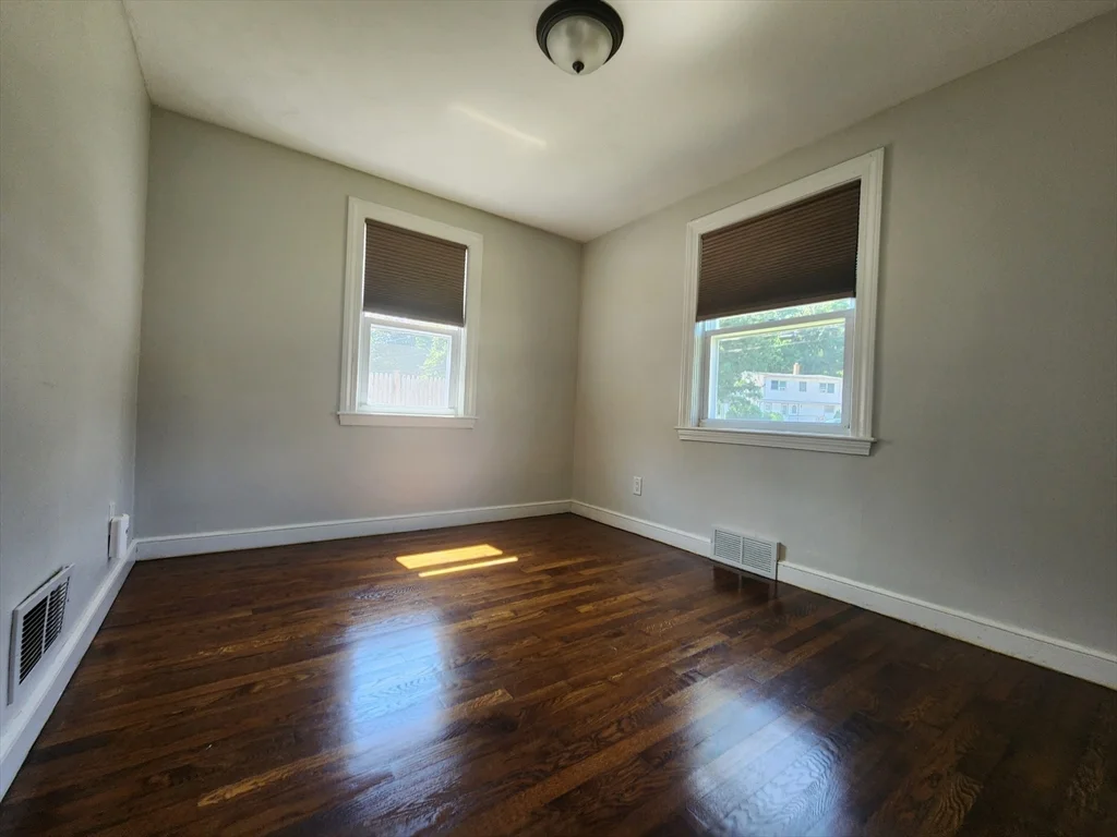 3 bed, 1 bath apartment for rent at 429 Forest St, Rockland — photo 14 of 23