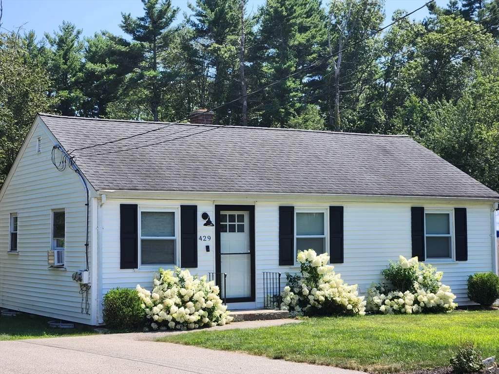 3 bed, 1 bath apartment for rent at 429 Forest St, Rockland — photo 1 of 23