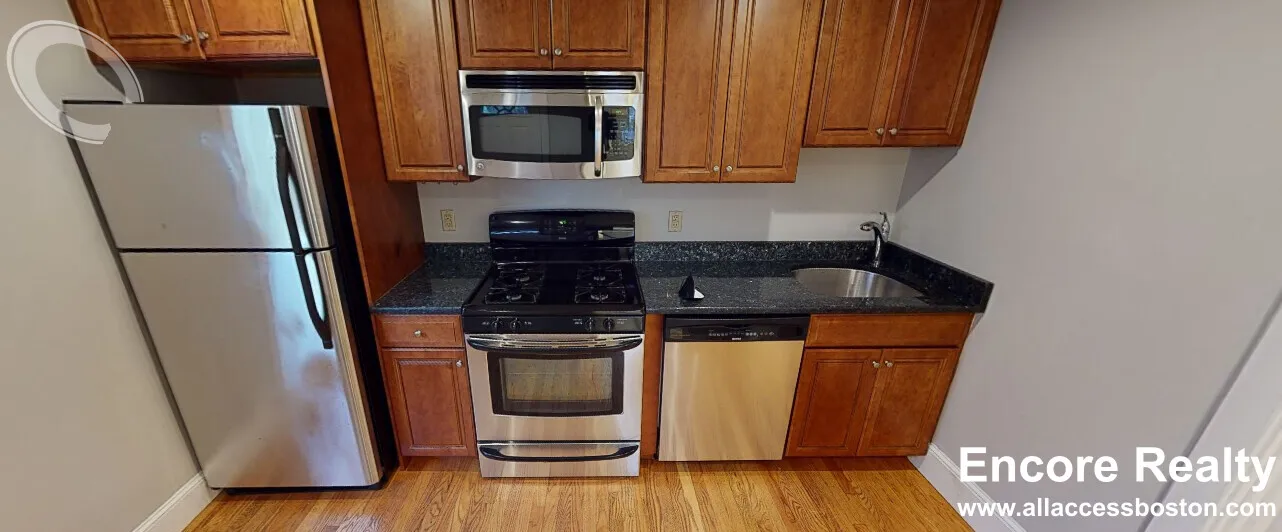 1 bed, 1 bath apartment for rent at 429 Franklin St Unit 1A, Riverside — photo 2 of 4