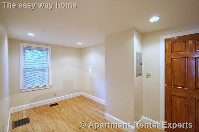 1 bed, 1 bath apartment for rent at 429 Franklin St Unit 1L, Central Square — photo 8 of 10