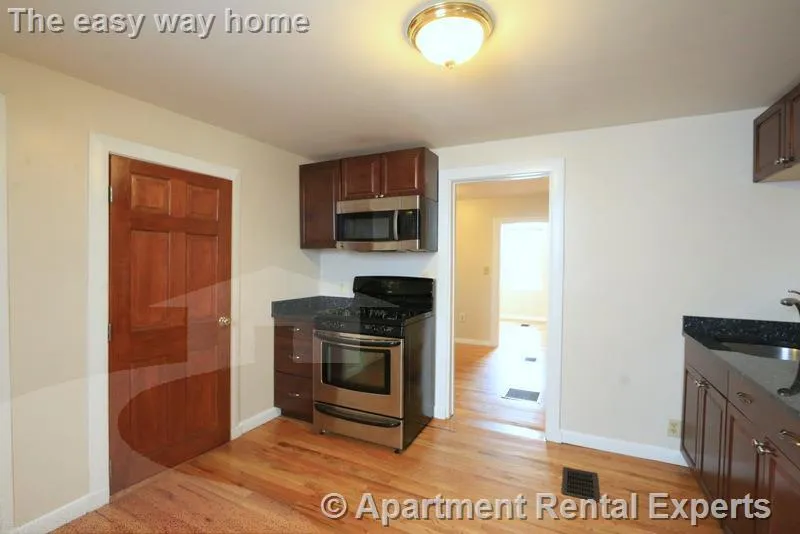 1 bed, 1 bath apartment for rent at 429 Franklin St Unit 1R, Central Square — photo 3 of 12