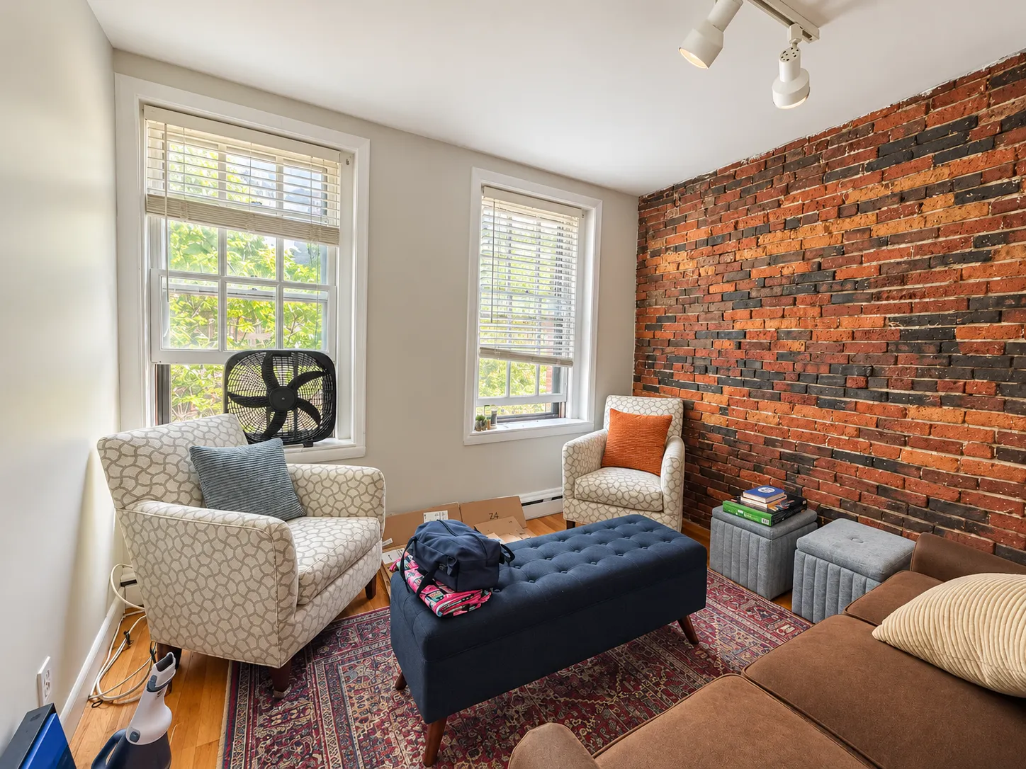 2 bed, 1 bath apartment for rent at 43-43A Grove St Unit 2, Beacon Hill — photo 5 of 13