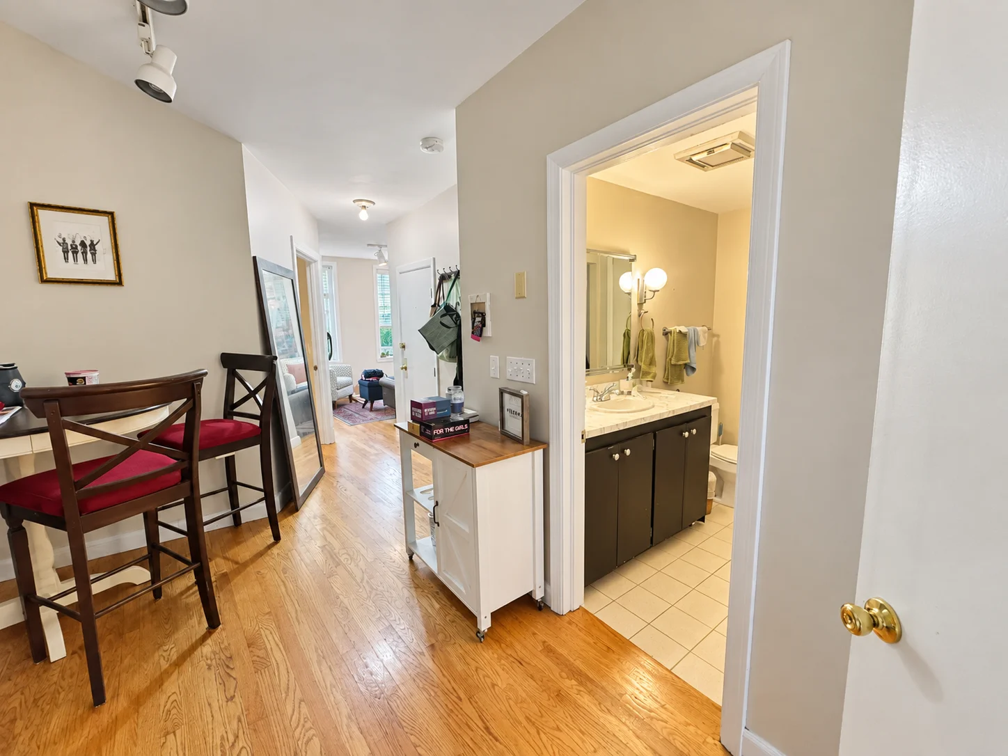 2 bed, 1 bath apartment for rent at 43-43A Grove St Unit 2, Beacon Hill — photo 11 of 13