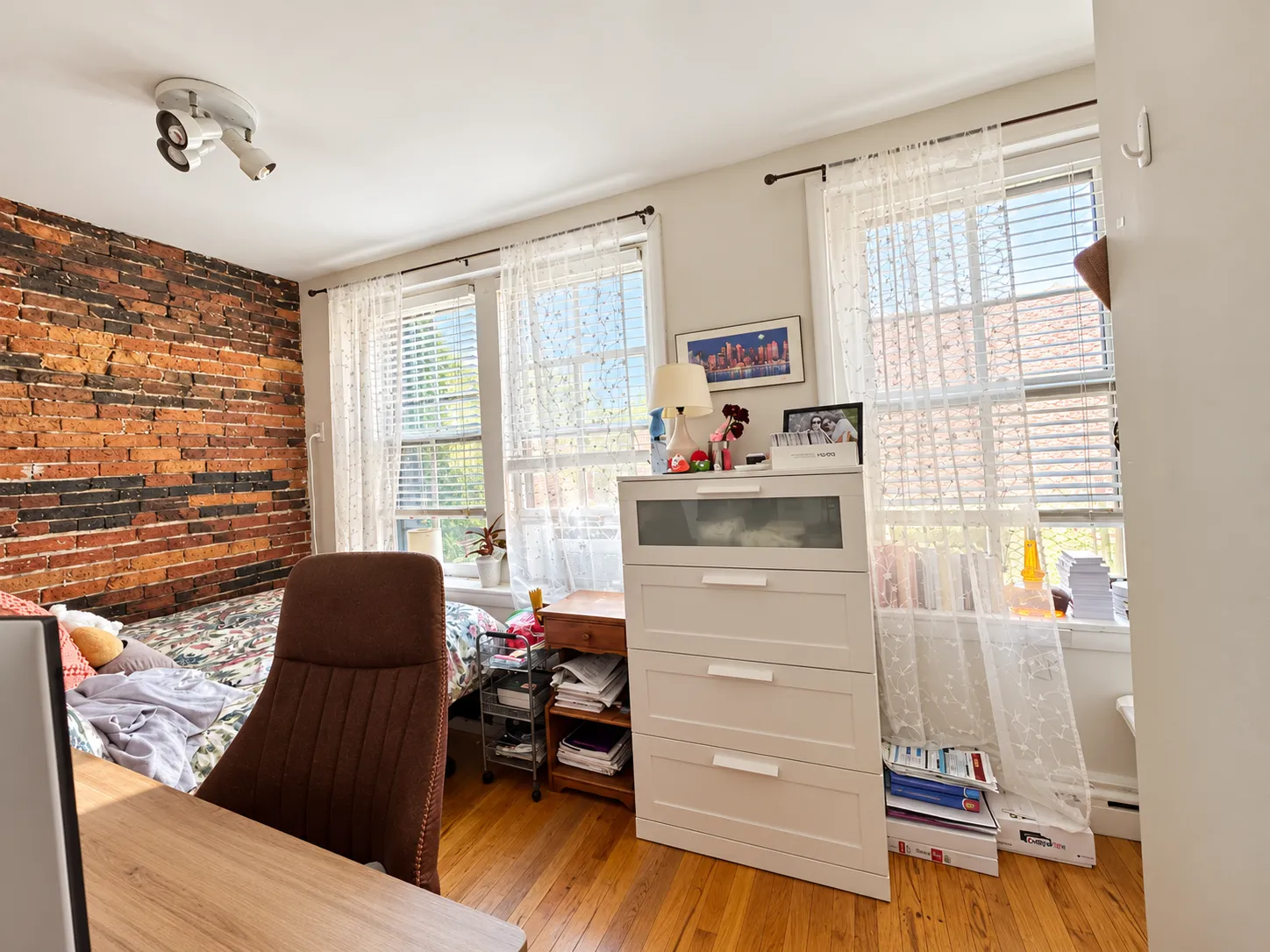 2 bed, 1 bath apartment for rent at 43-43A Grove St Unit 2, Beacon Hill — photo 10 of 13