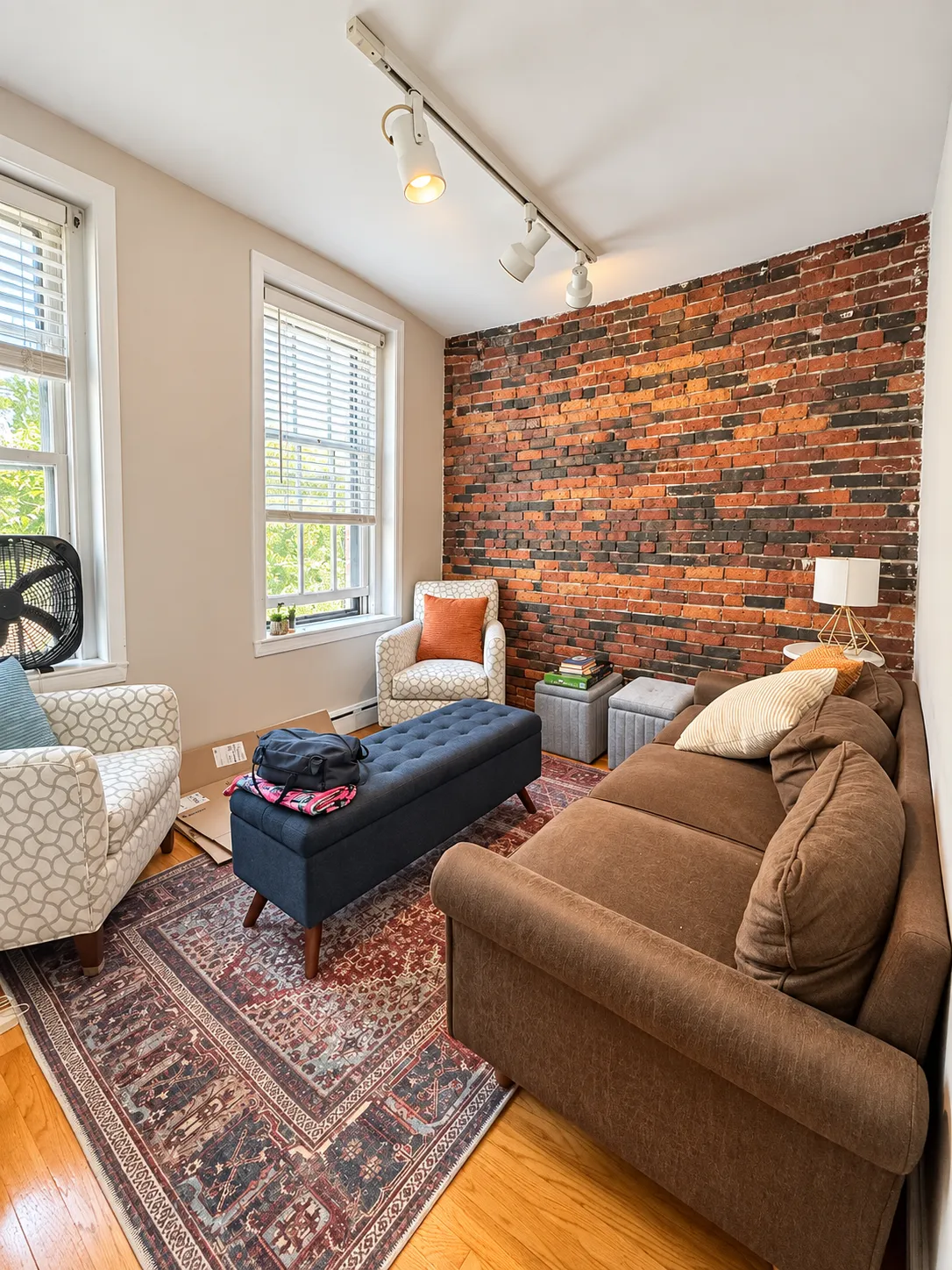2 bed, 1 bath apartment for rent at 43-43A Grove St Unit 2, Beacon Hill — photo 4 of 13