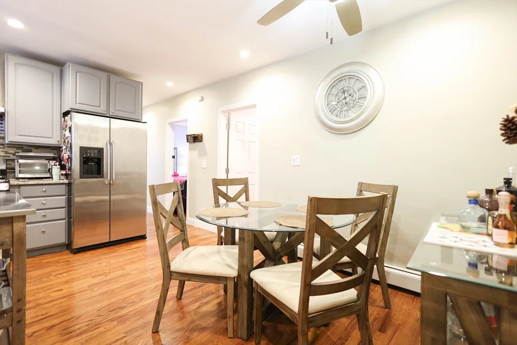 2 bed, 1 bath apartment for rent at 43-45 Belnel Rd Unit 2, Hyde Park — photo 17 of 32