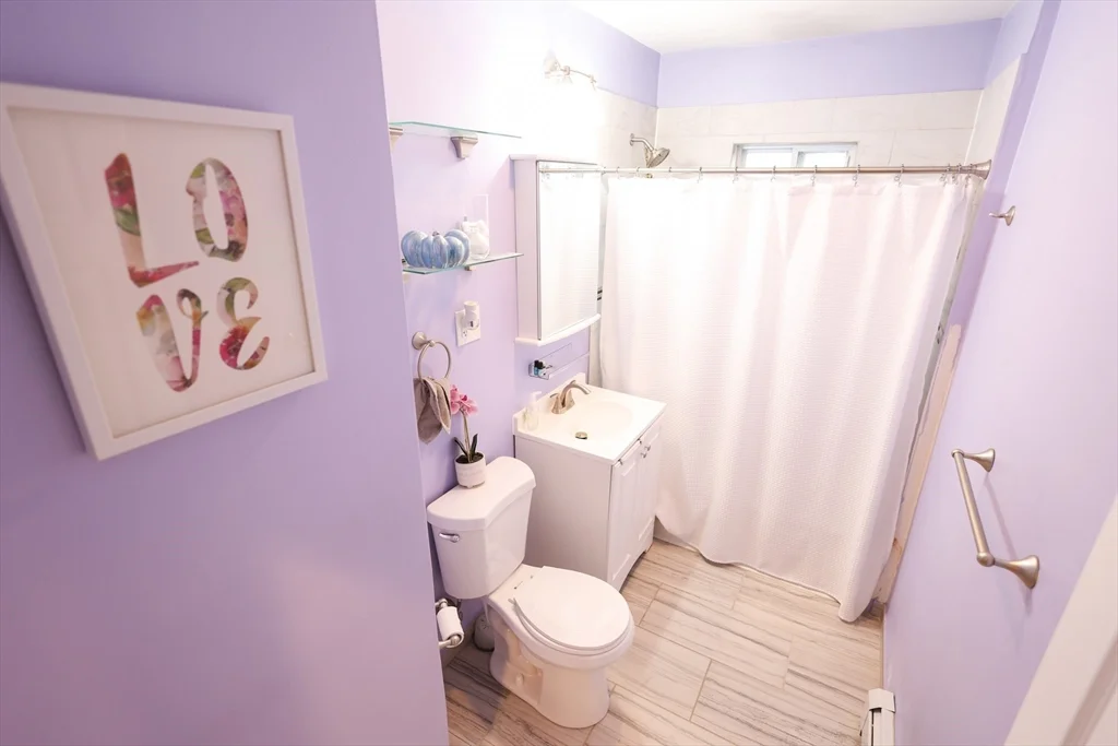 2 bed, 1 bath apartment for rent at 43-45 Belnel Rd Unit 2, Hyde Park — photo 7 of 32