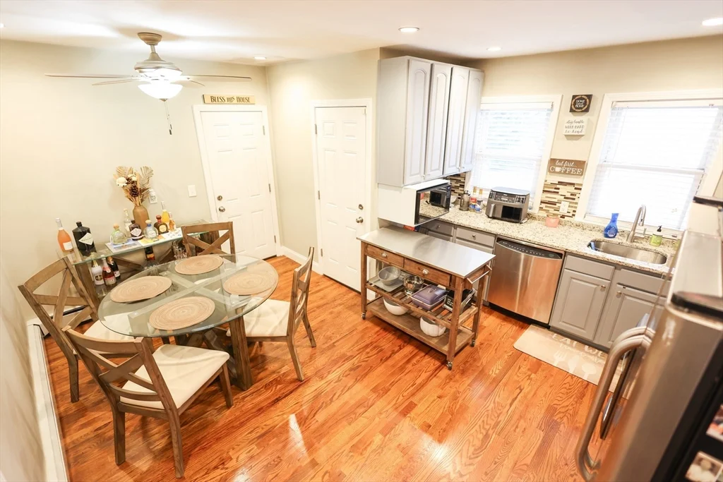 2 bed, 1 bath apartment for rent at 43-45 Belnel Rd Unit 2, Hyde Park — photo 23 of 32