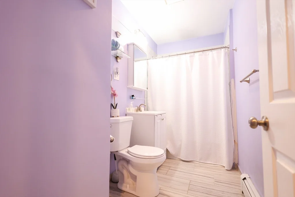 2 bed, 1 bath apartment for rent at 43-45 Belnel Rd Unit 2, Hyde Park — photo 5 of 32