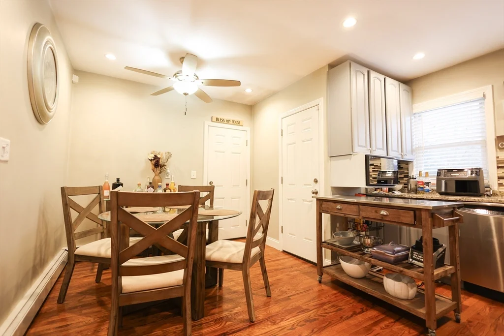 2 bed, 1 bath apartment for rent at 43-45 Belnel Rd Unit 2, Hyde Park — photo 15 of 32