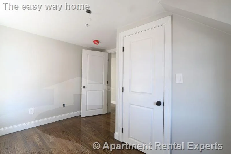 4 bed, 1 bath apartment for rent at 43-45 Derby St Unit 1, Winter Hill — photo 14 of 20
